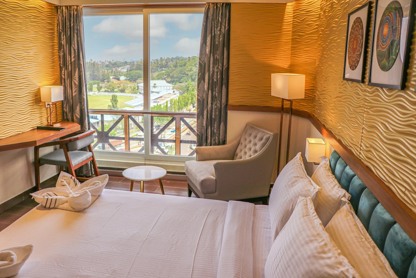 Bayleaf Inn room .webp