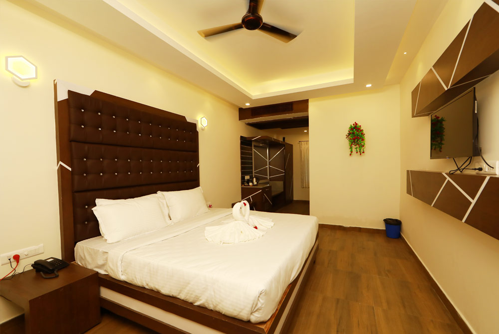 CS Empire - Deluxe room.jpg