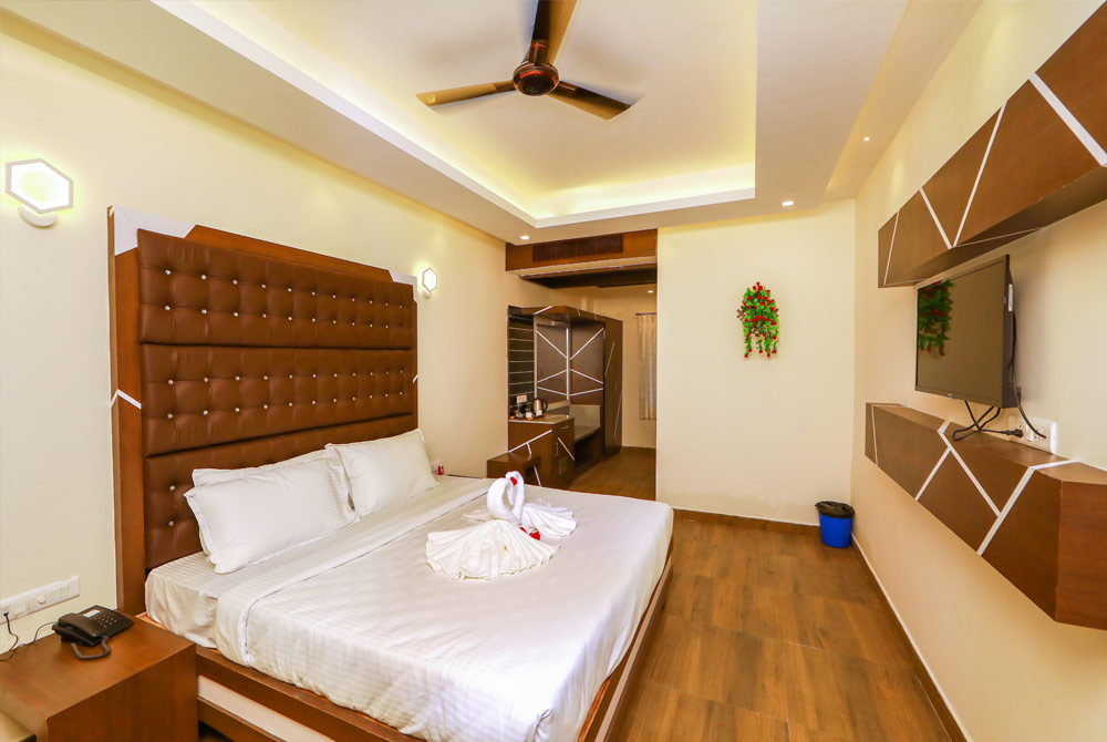 CS Empire - Room 1.jpg