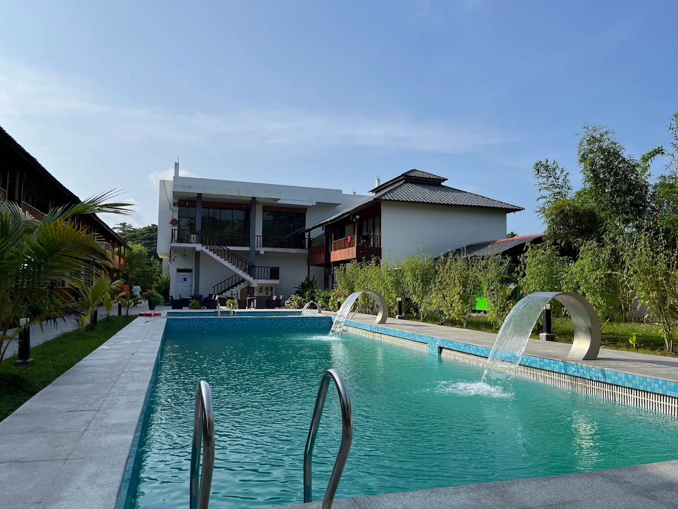 ILE BAY Resort swimming pool.webp