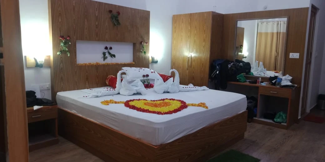 Laxmi Continental Resort _Flower bed decoration .webp