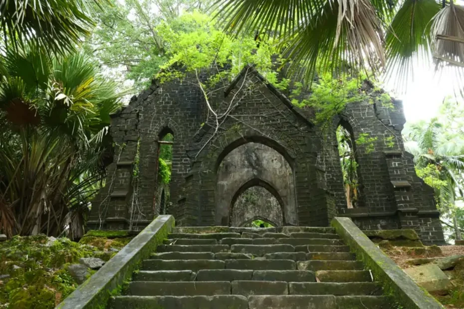 Ross-Island-Church-930x620.webp