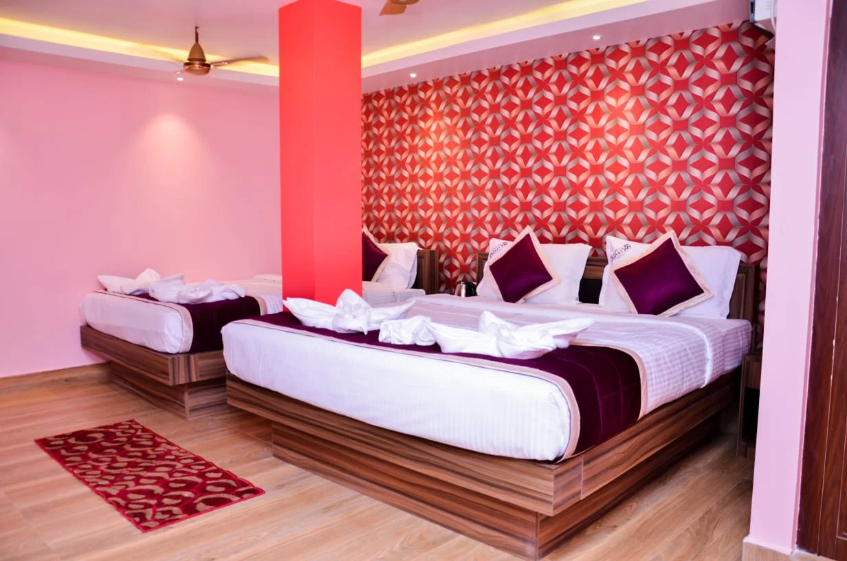 Runway Inn Family Room 1.webp