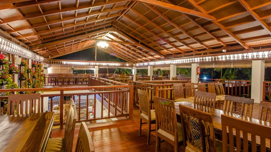 SSSBR - Organikhaa restaurant seating..webp