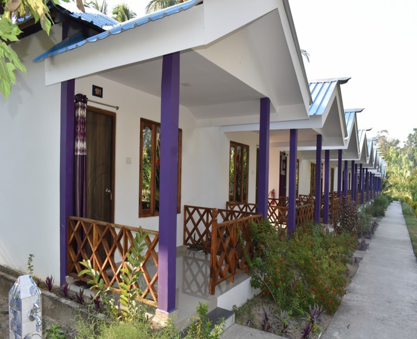 Save green rooms outer view.jpg