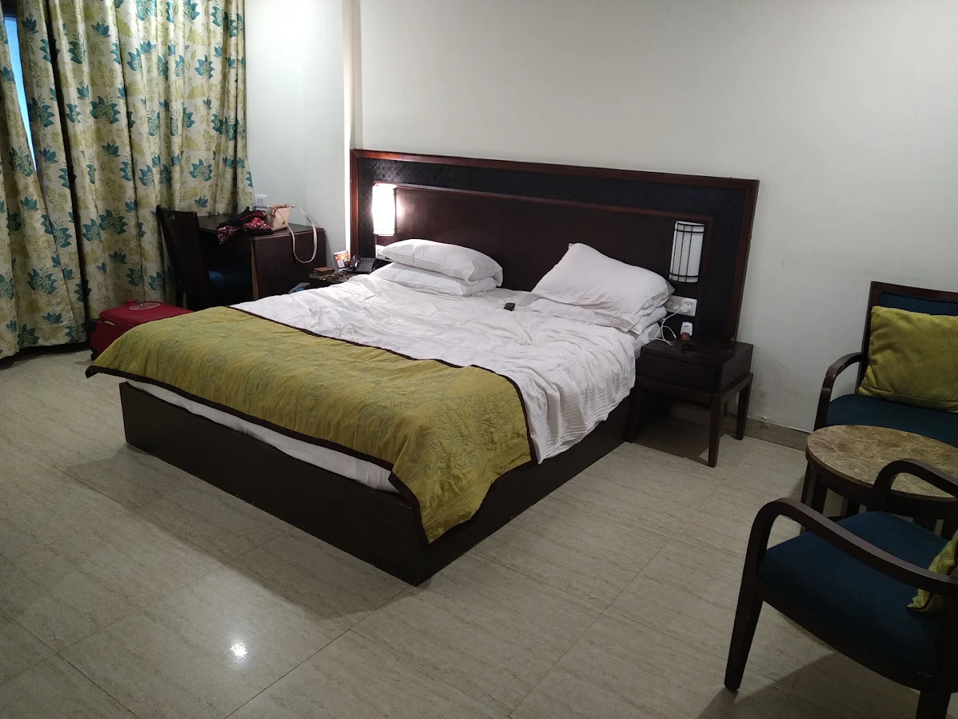 Tsg Grand Cozy garden veiw room.webp