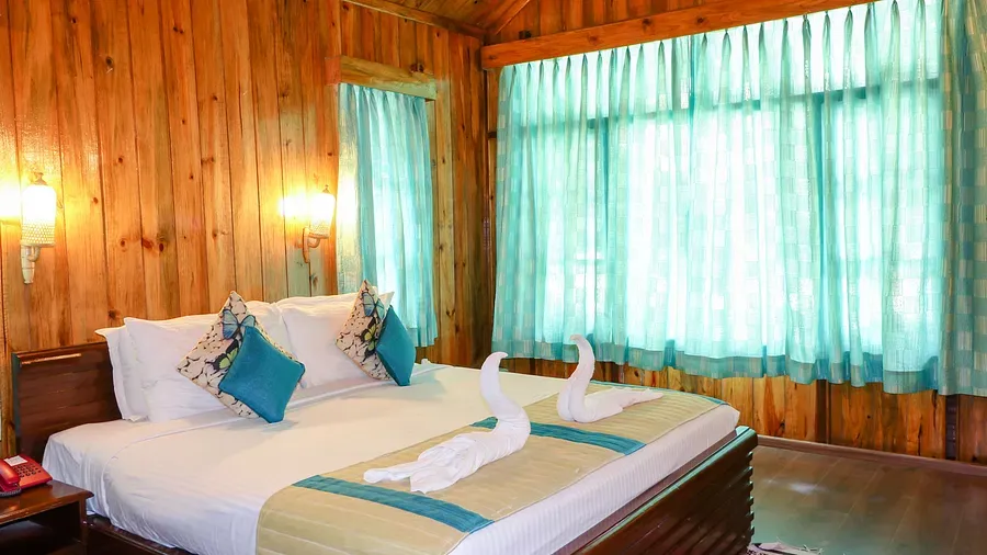 Symphony Plam Beach Resort - Lagoon_Suite.webp
