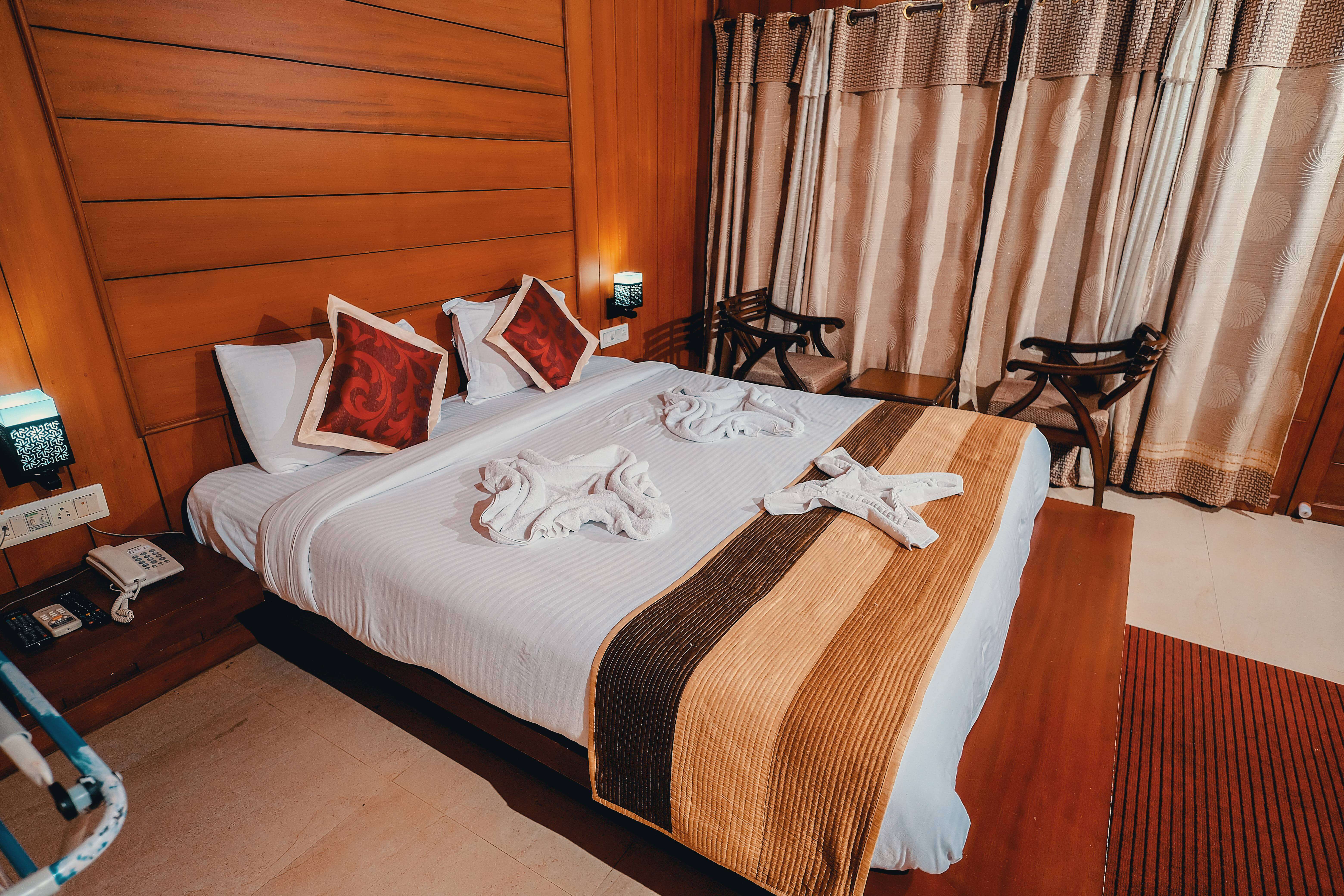 deluxe-room-1.jpg