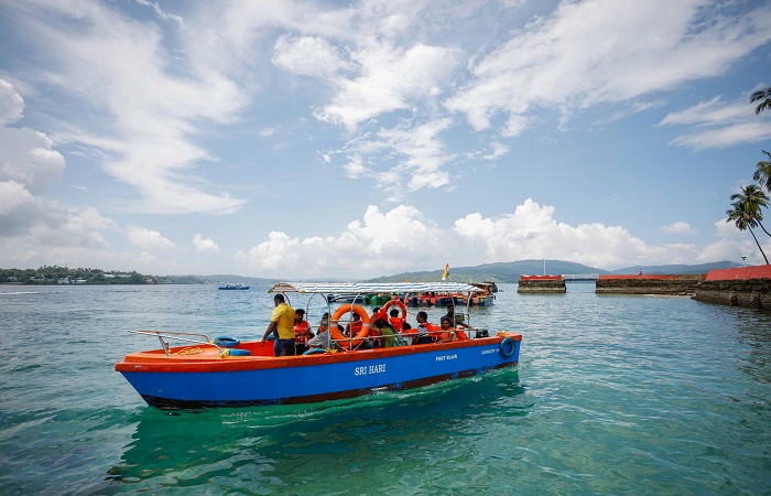 Ross island speed boat .jpg
