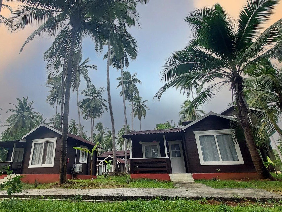 Adhvasaha-Beach-Spa-Resort-1.jpeg