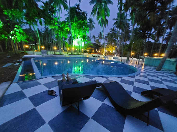 Adhvasaha_Beach_Spa_Resort_12_zvzFzb5x0.jpg